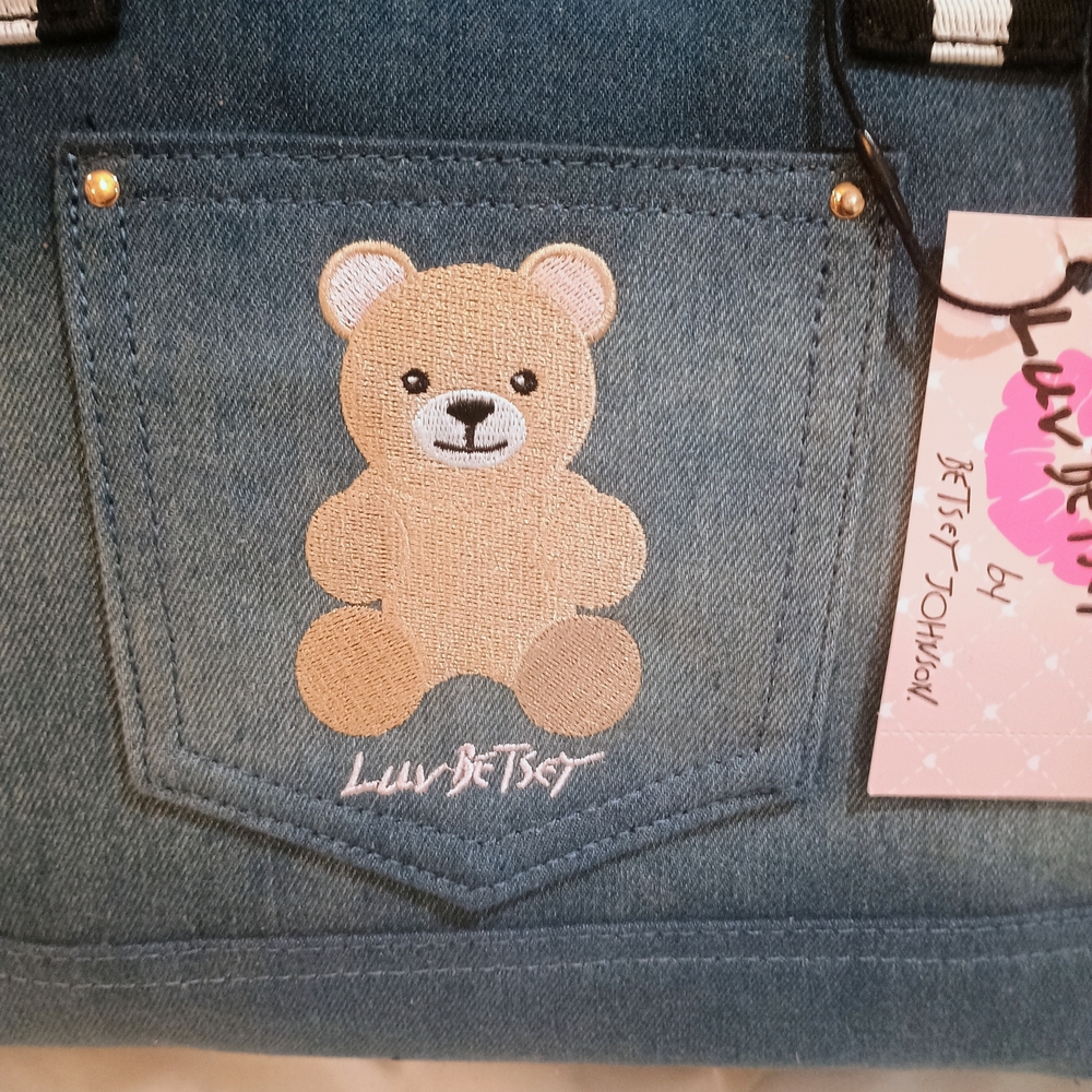 New Super Viral Betsey Johnson Dark To Light Wash Bear Purse With Pocket - Picture 2 of 7